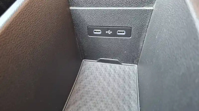 Renault Megane e-tech ev60 220 ch optimum charge — photo 20