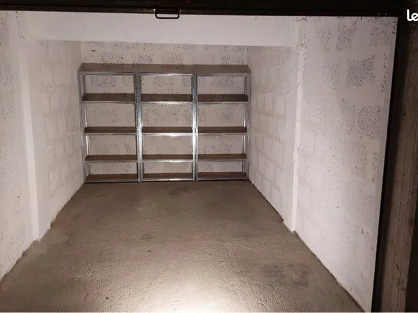 Garage à louer a l'année