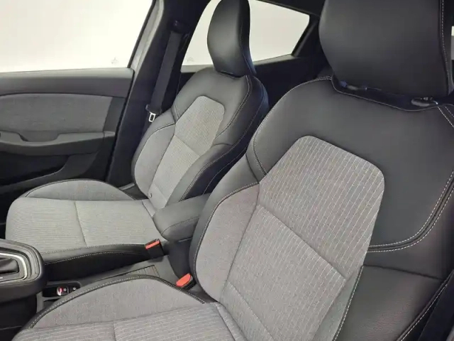 Renault Clio e-tech full hybrid 145 ch gsr2 — photo 30