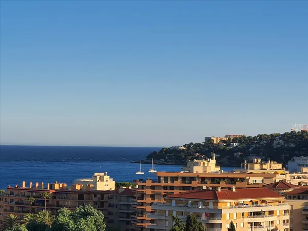 MENTON Superbe 2 pièces avec vue mer