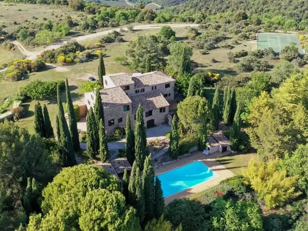 Maison 18 pièces 475 m²