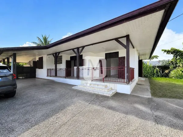DPT GUYANE, à vendre CAYENNE maison individuelle T5 + appartement T2 de 139 m²