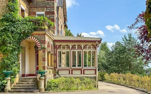 Maison 13 pièces 297 m²