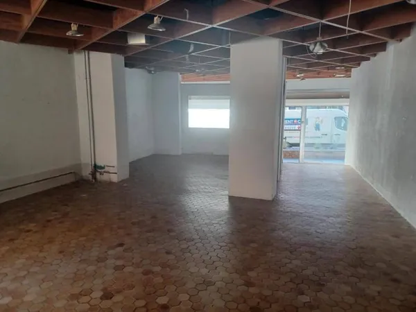 Local commercial 90 m²