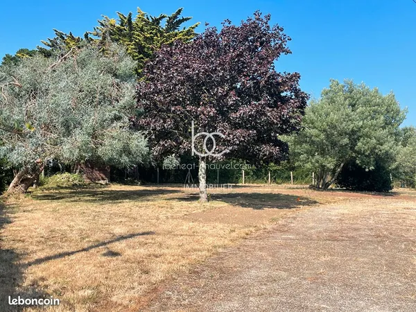 Terrain 1092 m² ARZON