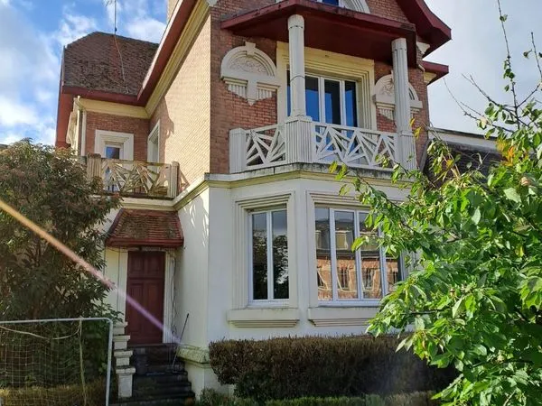 Maison 9 pièces 272 m²