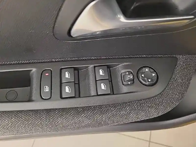Peugeot 208 puretech 100 s&amp;s bvm6 — photo 57