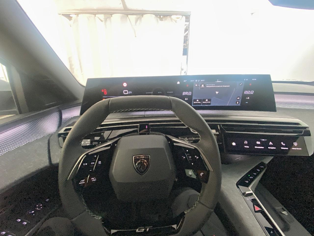 Peugeot 3008 hybrid 145 e-dcs6 gt — photo 12