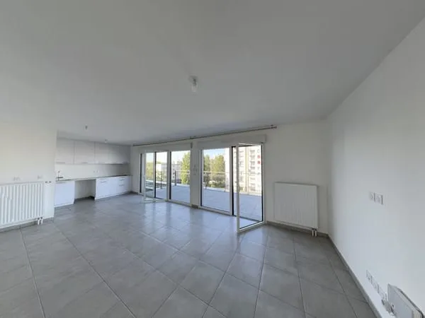 CHAMBRAY LES TOURS - très bel appartement T4 avec terrasse et p