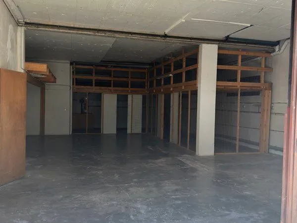 Local Commercial /Entrepôt
