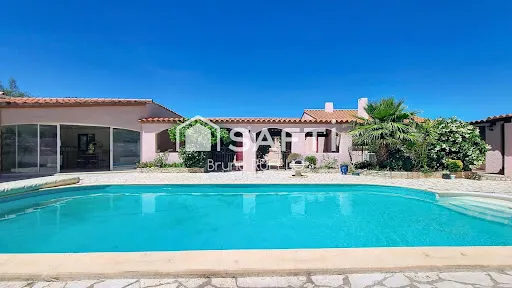 Maison 10 pièces 327 m²
