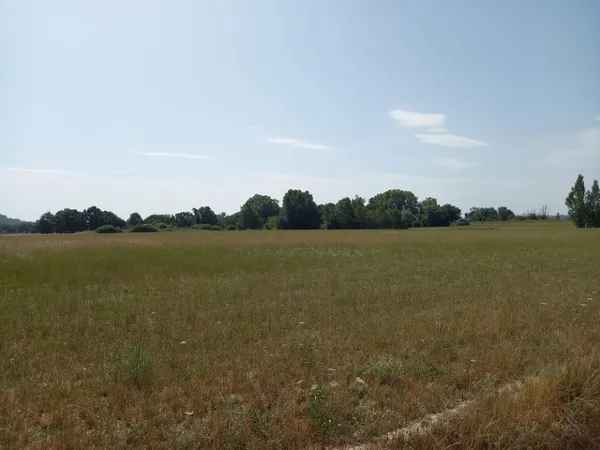 Terrain 573 m²