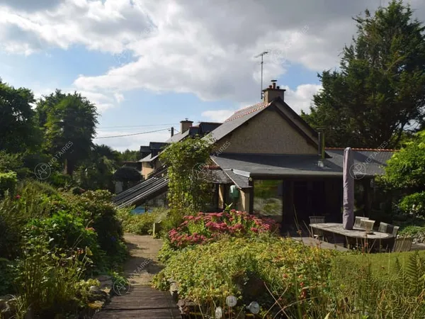 Maison 8 pièces 330 m²