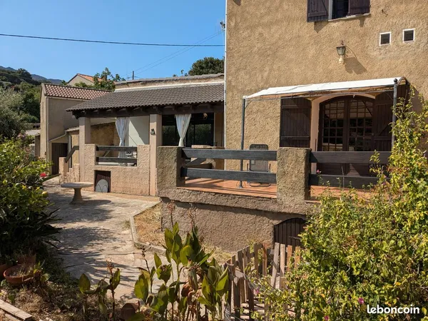 Maison plein Sud avec beau terrain plat