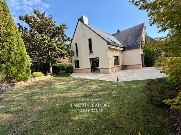 Maison à vendre 9 pièces LE RHEU (35)