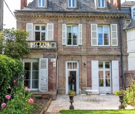 Maison 11 pièces 273 m²
