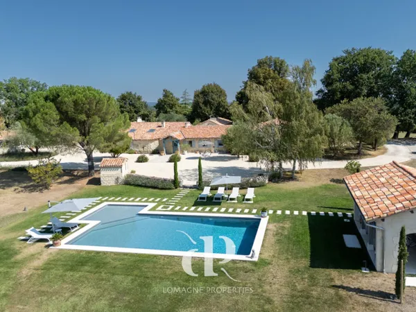 Propriété de Luxe avec Gîte et Deux Piscines