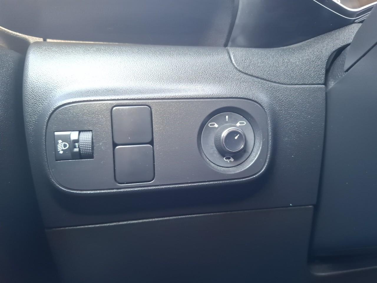 Citroën C3 1.2 puretech 83ch s&s shine — photo 18