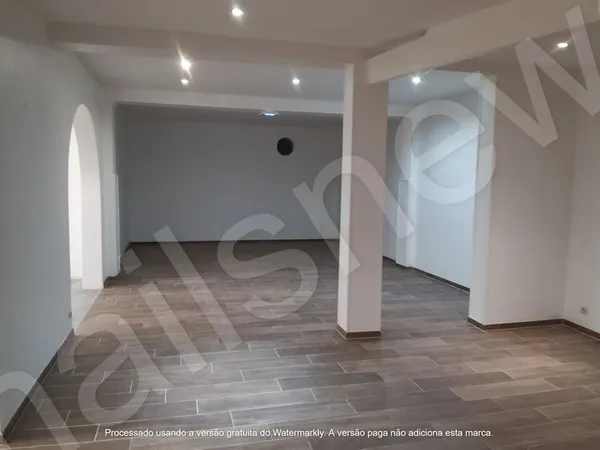 Local Commercial - 140 m² - BARBIZON