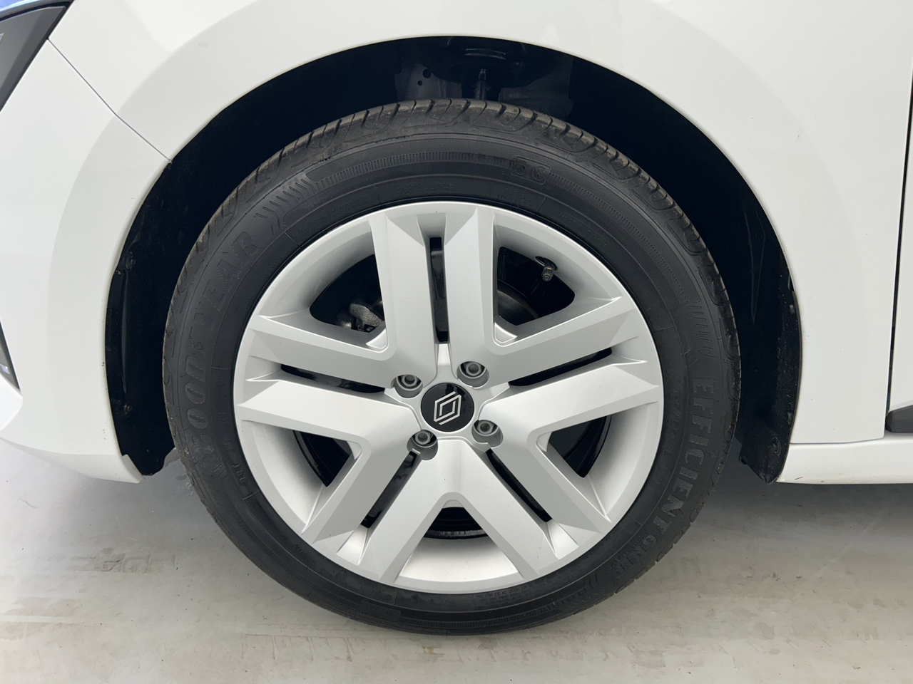 Renault Clio 5 — photo 19