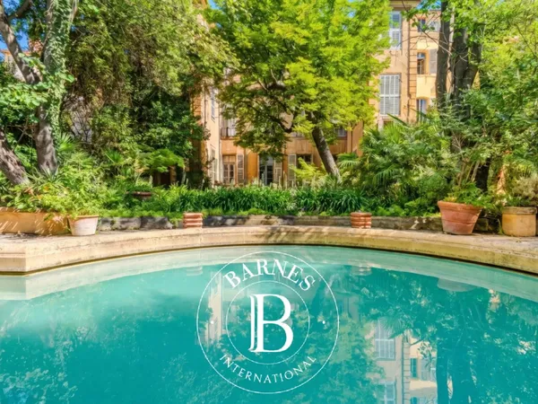 AIX-EN-PROVENCE- CENTRE HISTORIQUE - APPARTEMENT 300 M² - ANNEXE