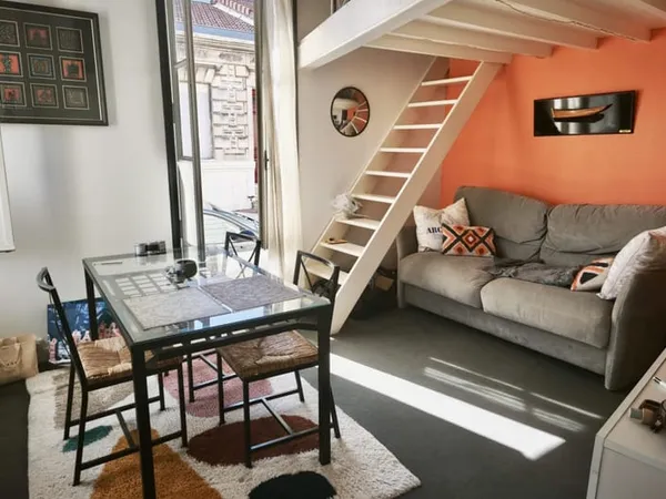 QUARTIER DU TONDU-CHARMANT T2 BIS AVEC MEZZANINE ET CAVE