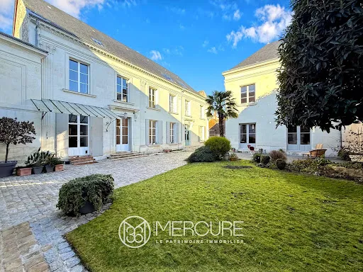 Maison 12 pièces 356 m²