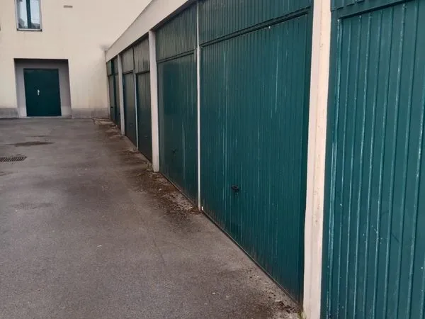 Garage à louer