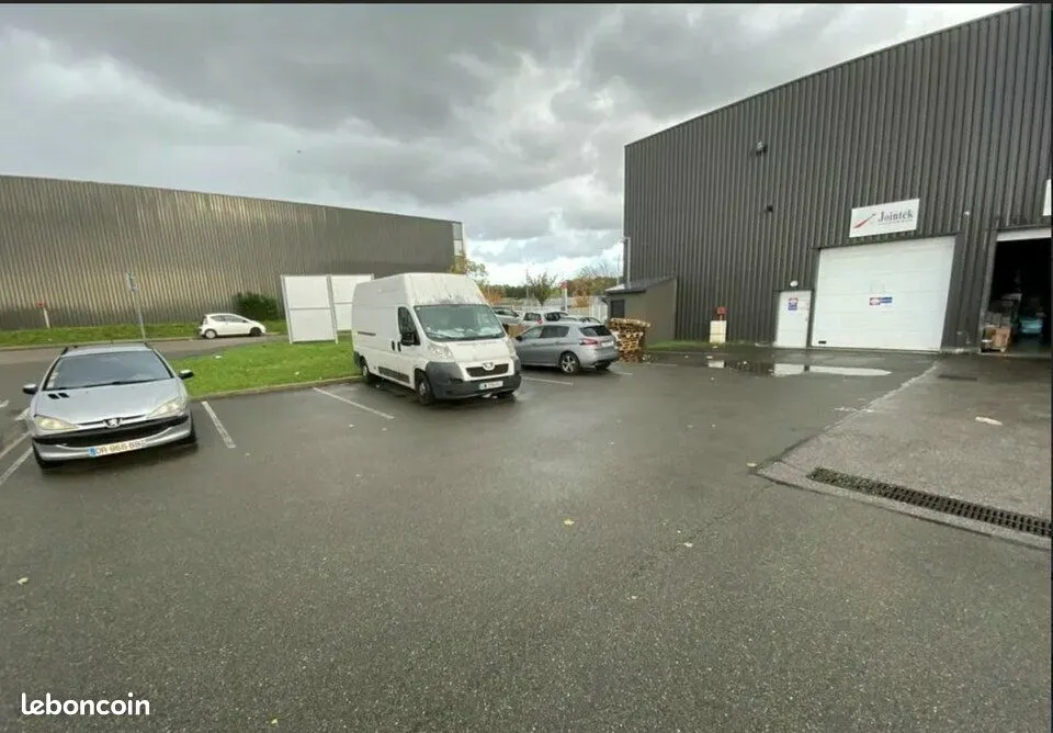 Photo 1
