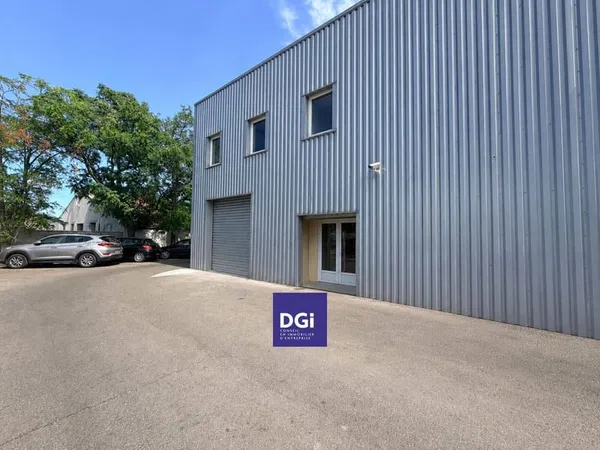 Local d'activité 310 m²