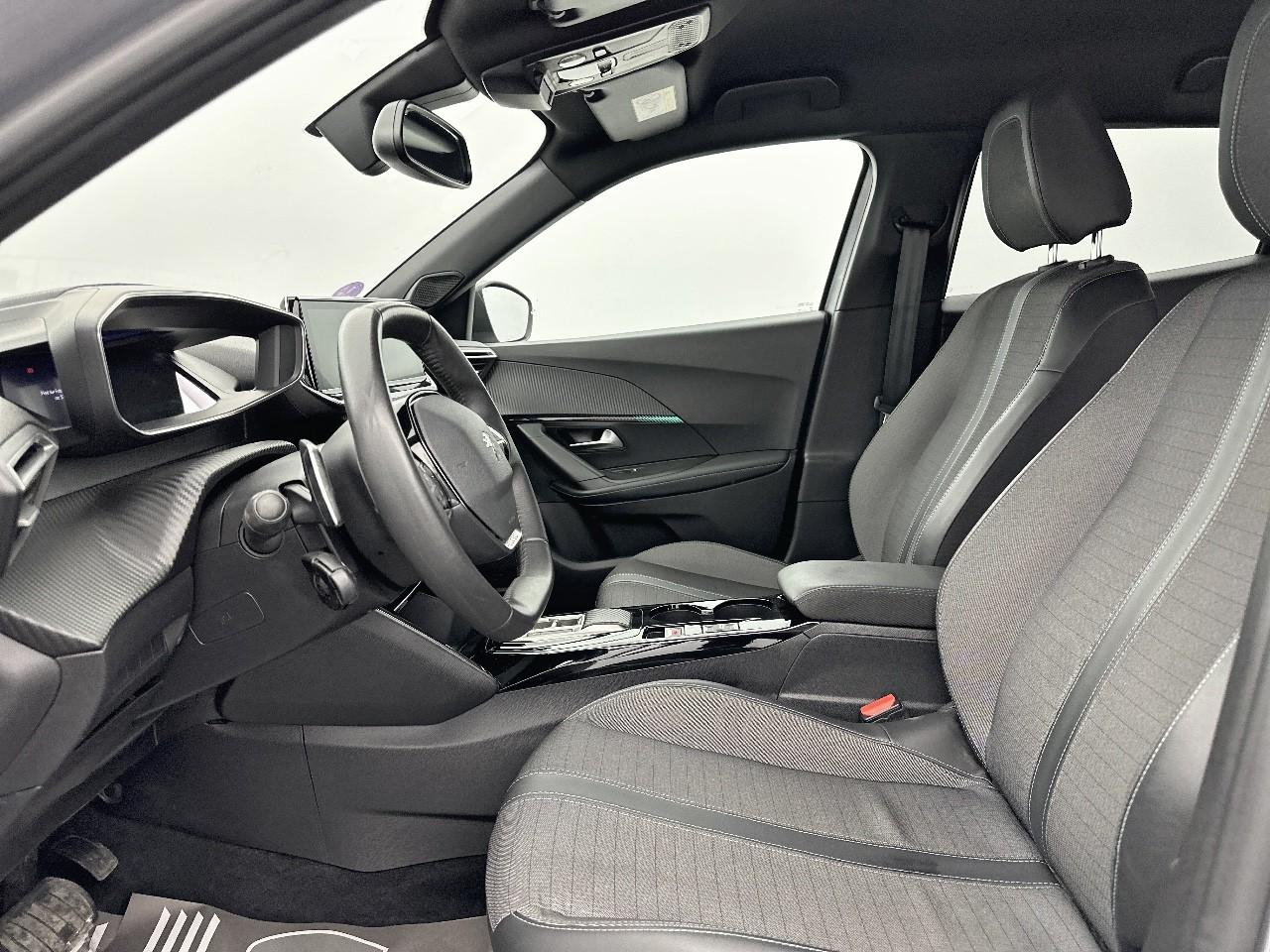 Peugeot 2008 puretech 130 s&s eat8 allure pack — photo 9