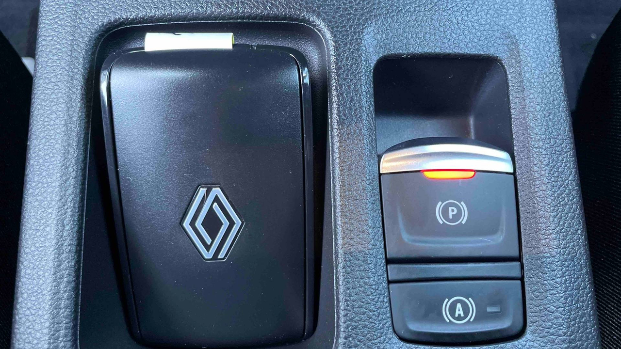 Renault Captur E-Tech full hybrid 160 ch — photo 34