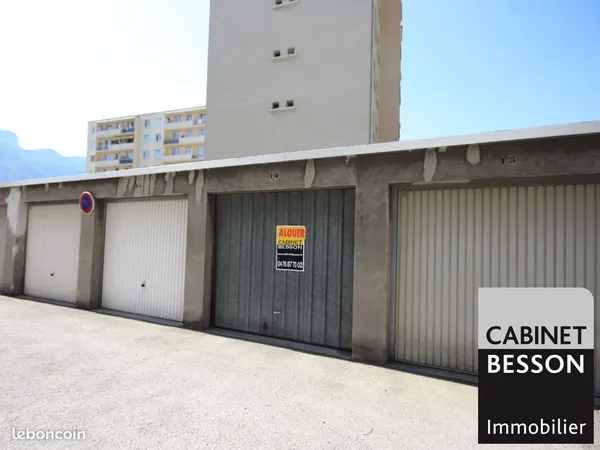 Parking/box 12 m² Saint-Égrève