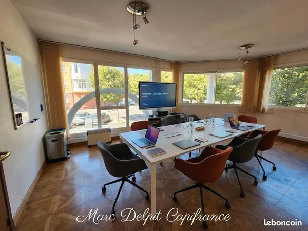 Bureau 200 m²