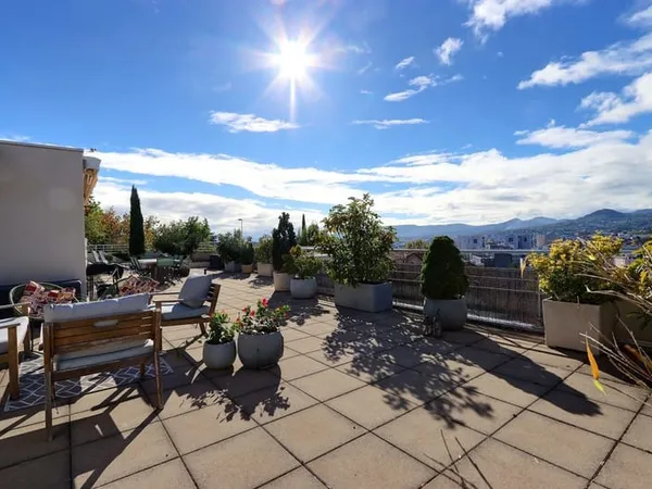 EXCLUSIVITE CLERMONT-FERRAND, trés bel appartement avec magnifi