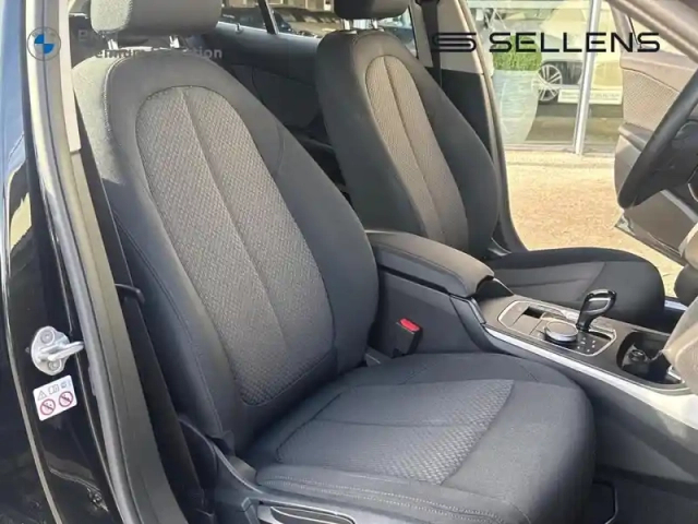 Bmw Serie 1 série 1 118ia 136ch business design dkg7 — photo 11