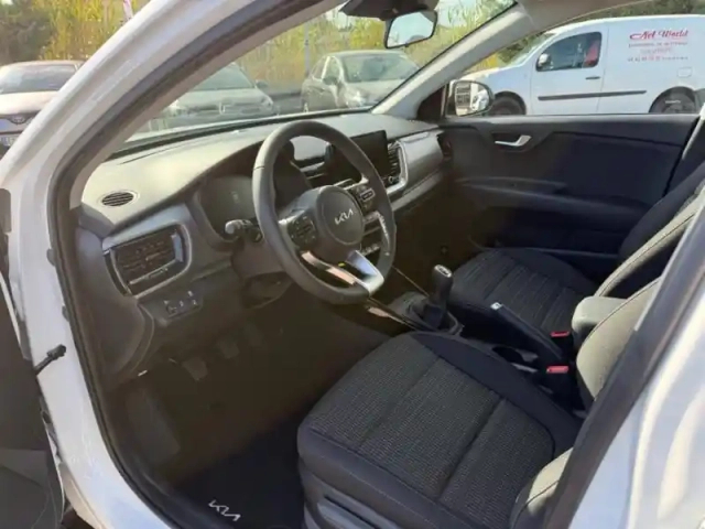 Kia Stonic 1.0 t-gdi 100ch active — photo 11