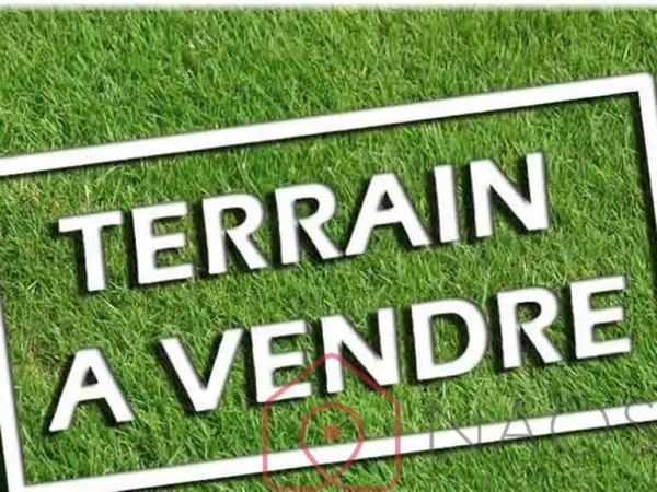 Terrain constructible 900 m²