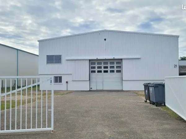 LOCAL D'ACTIVITE 860 m² ISNEAUVILLE