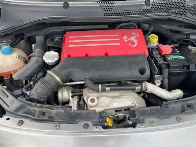 Abarth 500 595 1.4 turbo 16v t-jet 165 ch bva5 — photo 10