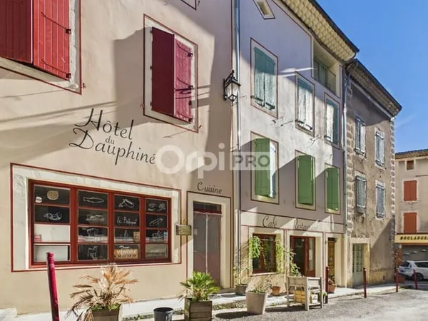 Local commercial 385 m²
