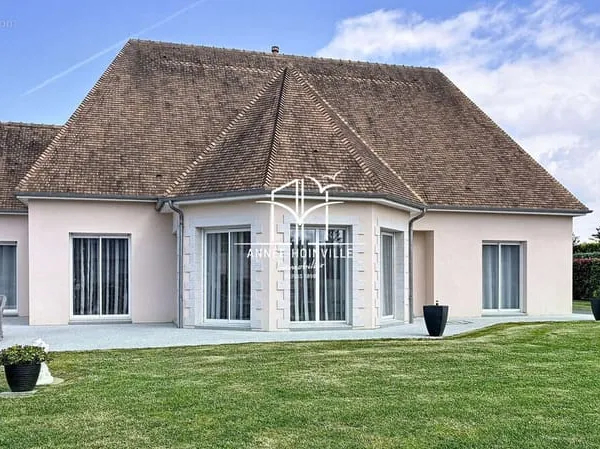 Maison 7 pièces 217 m²
