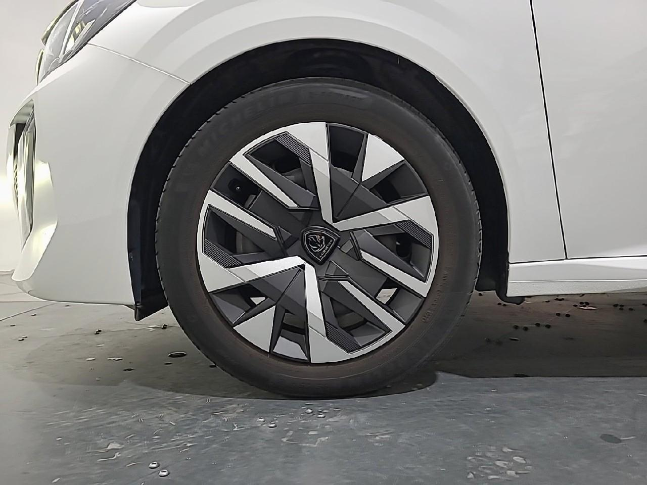 Peugeot 208 puretech 100 s&s bvm6 active — photo 16