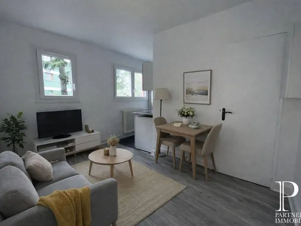 Studio 1 pièce 14 m²