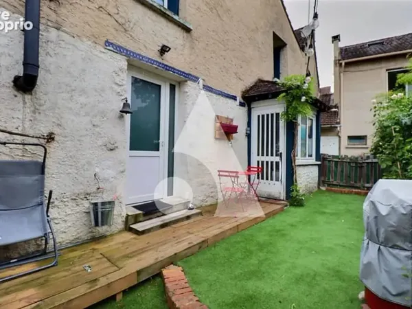 Charmante maison avec terrasse et combles aménageables - Environnement calme