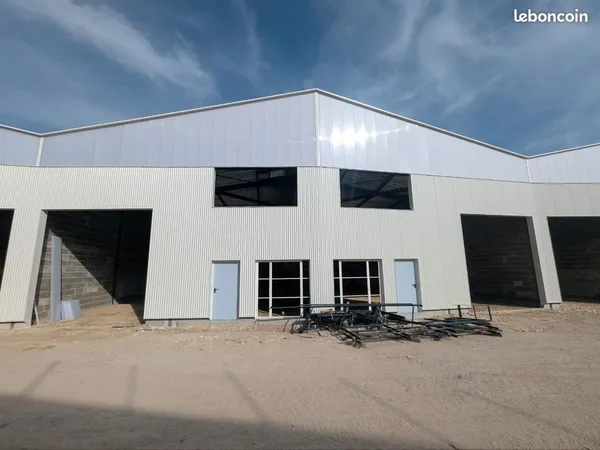 Local d'activité à louer à Carbon Blanc - 152.4 m2