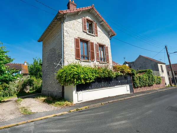 Maison en pierre en hyper centre avec jardin