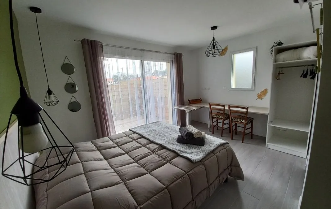 Photo 1