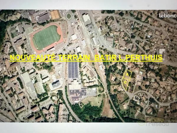 Terrain 1249 m²
