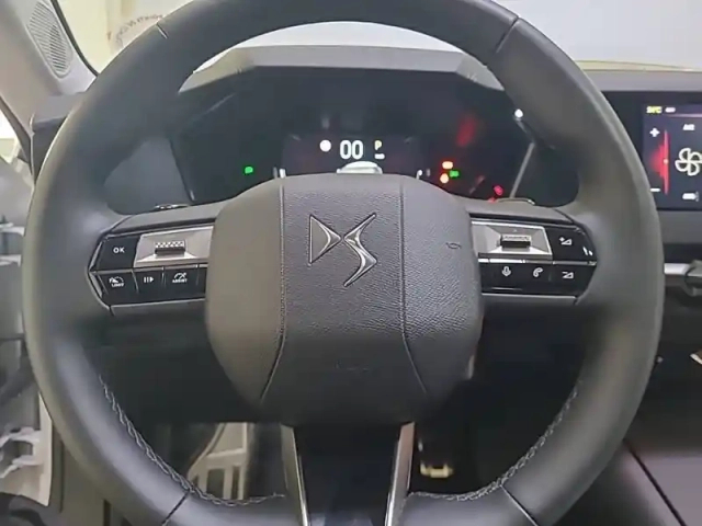 Ds Ds 4 hybride 145 e-dct6 — photo 9